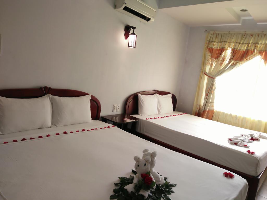 Valentine Hotel Hue Exterior photo